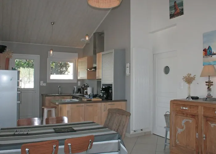 Maison Renovee Et Confortable Au Centre-ville, Proche - Fr-1-22-268 *